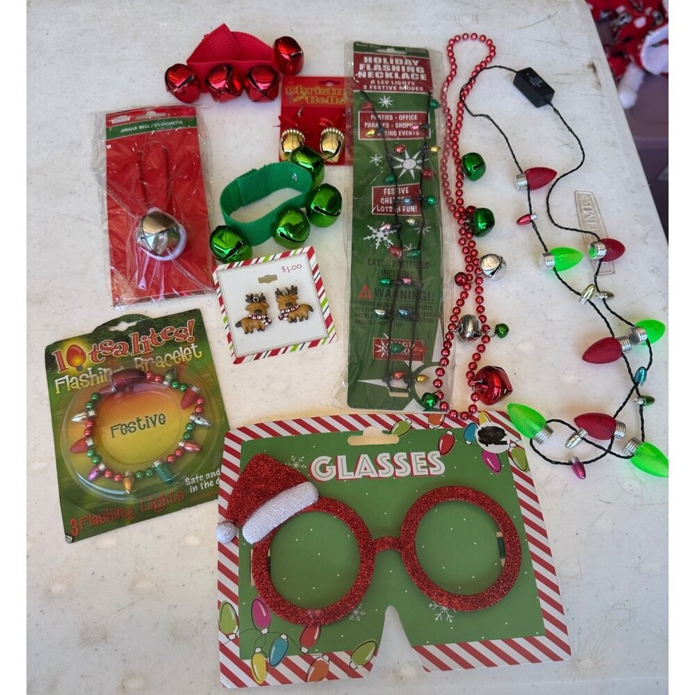 RANDOM Lot of 10 Christmas Party Fashion Jewelry (READ)